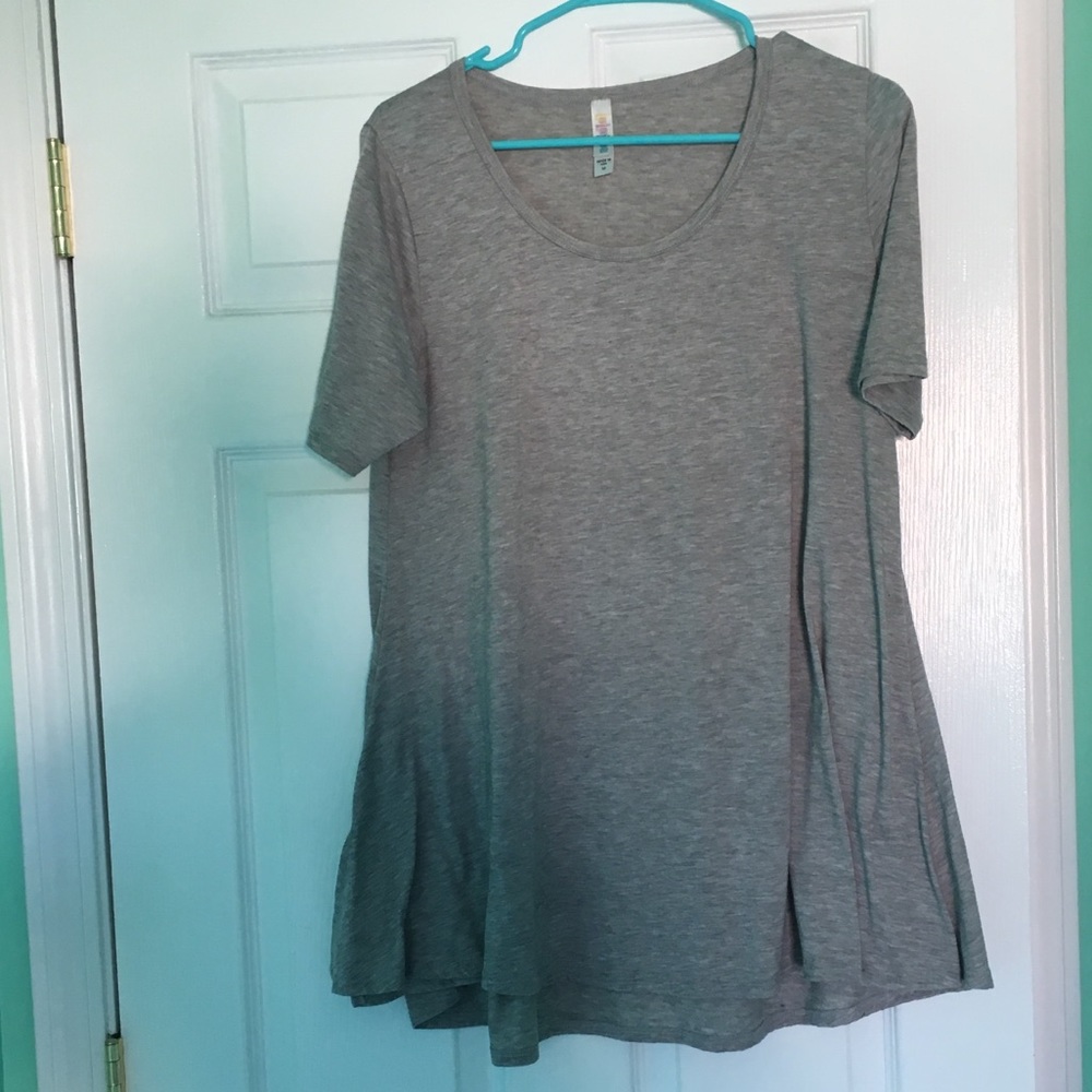 LuLaRoe gray short sleeve flowy shirt